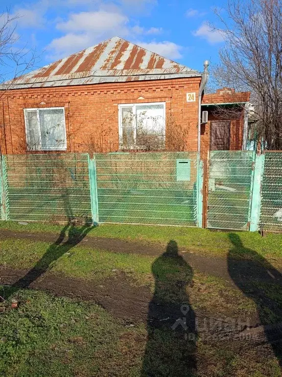 Дом в Краснодарский край, Кореновский район, Дядьковская ст-ца ул. ... - Фото 1