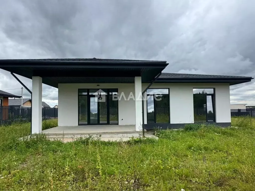 Дом в Калужская область, Жуковский район, с. Совхоз Победа ул. ... - Фото 2