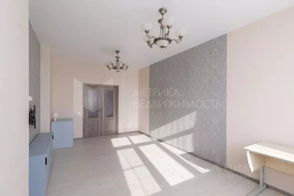 1-к кв. Тюменская область, Тюмень ул. Малыгина, 90 (50.0 м) - Фото 1