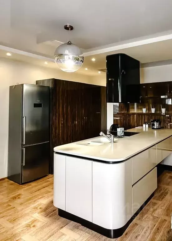 2-к кв. Тюменская область, Тюмень ул. Салтыкова-Щедрина, 58/2 (78.0 м) - Фото 1