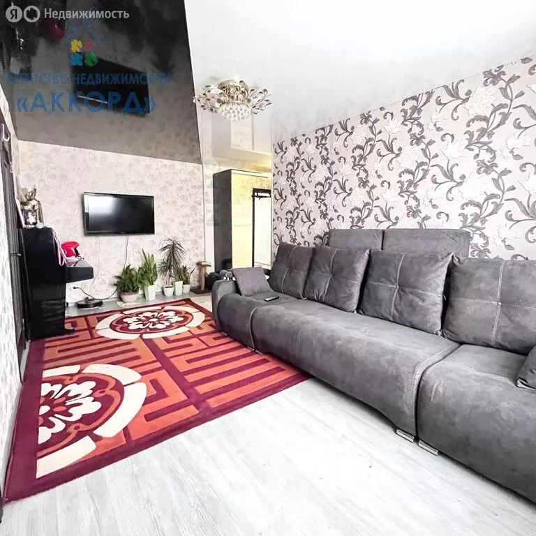 3-комнатная квартира: Барнаул, улица Эмилии Алексеевой, 76 (59.9 м) - Фото 2