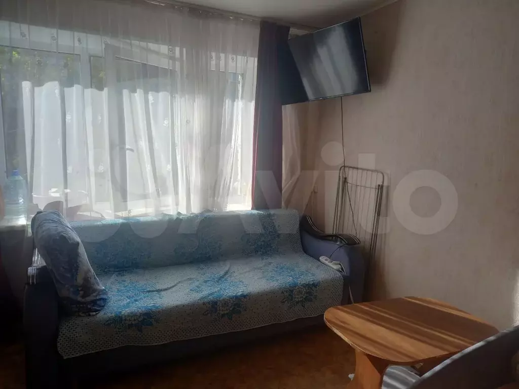 Комната 17,5 м в 5-к., 2/4 эт. - Фото 1