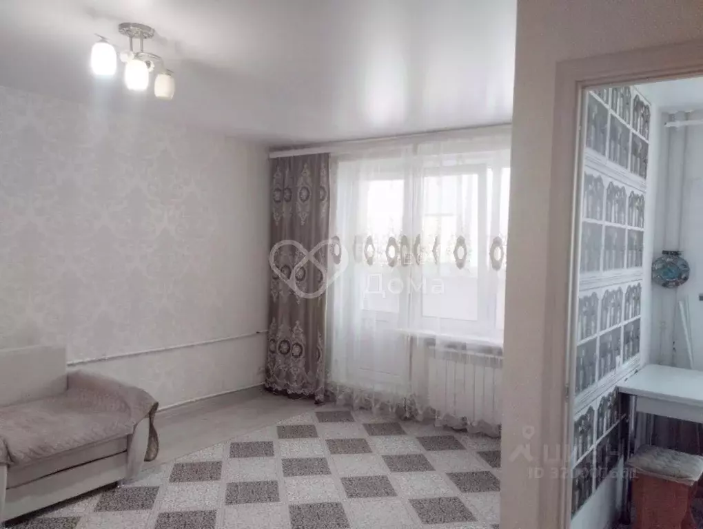 1-к кв. Волгоградская область, Волжский ул. Горького, 60 (31.9 м) - Фото 0