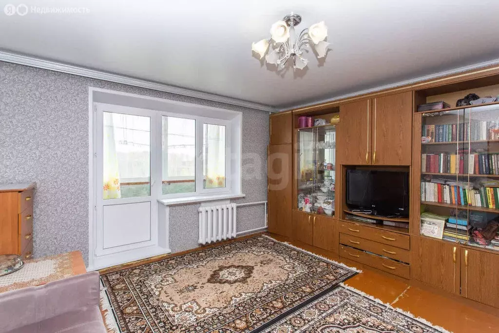 2-комнатная квартира: Тобольск, 10-й микрорайон, 4В (51 м) - Фото 1