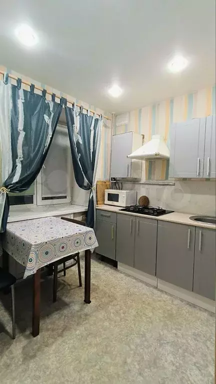 3-к. квартира, 60 м, 1/5 эт. - Фото 1