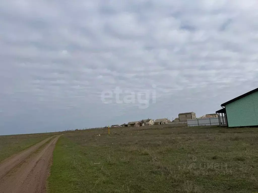 Участок в Крым, Сакский район, с. Суворовское  (12.08 сот.) - Фото 1