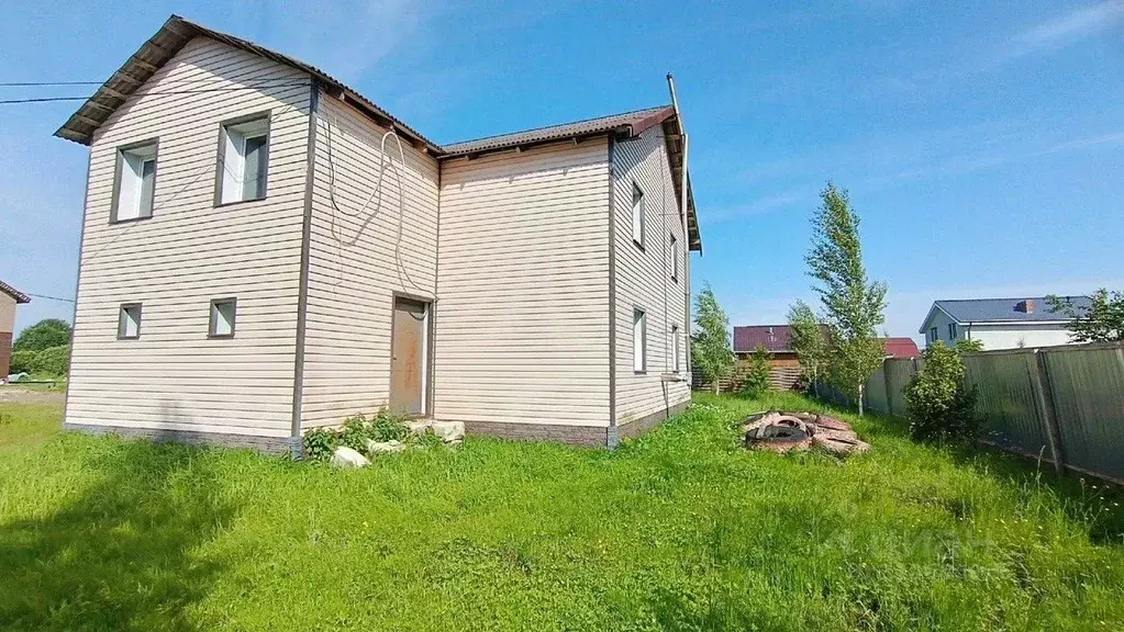 Дом в Новгородская область, Новгородский район, Савинское с/пос, д. ... - Фото 1