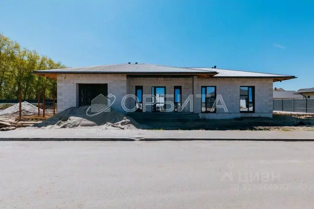 Дом в Тюменская область, Тюменский муниципальный округ, с. Луговое ул. ... - Фото 1