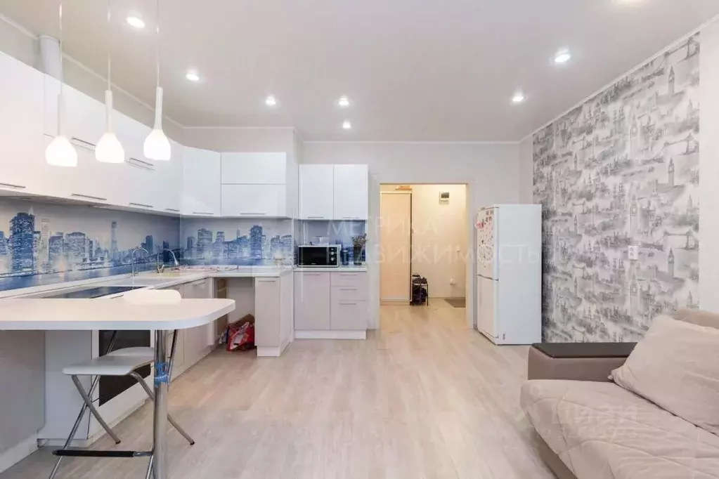 1-к кв. Тюменская область, Тюмень ул. Верхнетарманская, 1 (45.0 м) - Фото 1