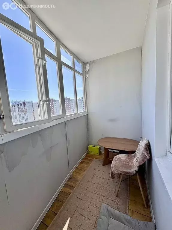 1-комнатная квартира: Тюмень, улица Александра Митинского, 5 (37.7 м) - Фото 1