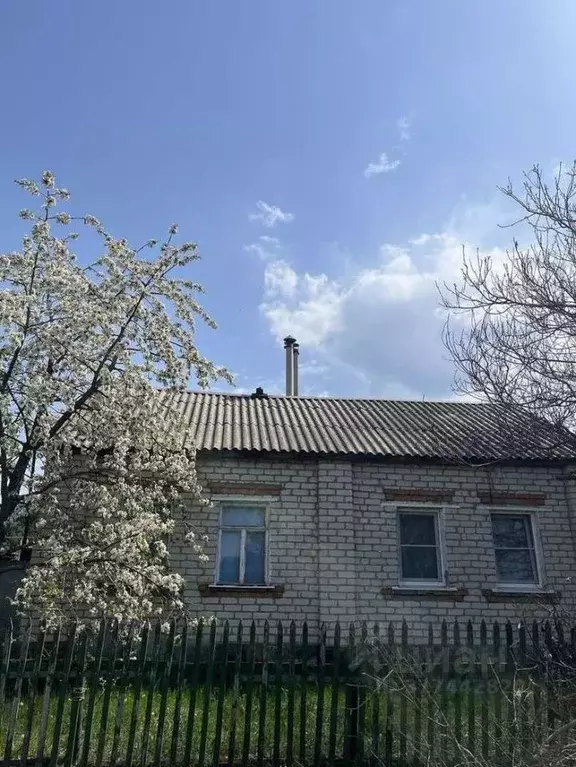 Дом в Белгородская область, Старооскольский городской округ, с. ... - Фото 0