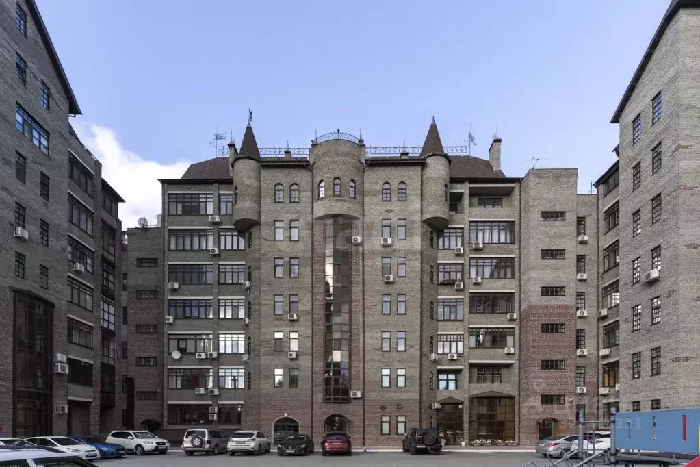 6-к кв. Тюменская область, Тюмень ул. Николая Федорова, 9 (299.4 м) - Фото 1