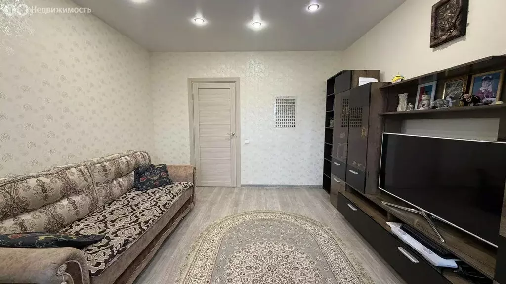 2-комнатная квартира: Казань, улица Аметьевская Магистраль, 4 (50 м) - Фото 1