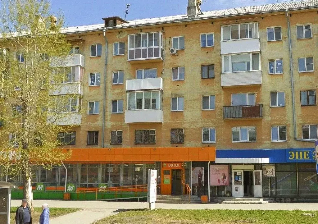 1-к кв. Свердловская область, Асбест просп. Ленина, 47 (30.1 м) - Фото 0