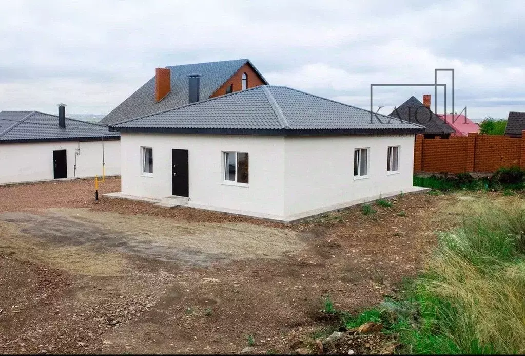 Дом в Челябинская область, с. Агаповка ул. Асфальтовая (100 м) - Фото 1