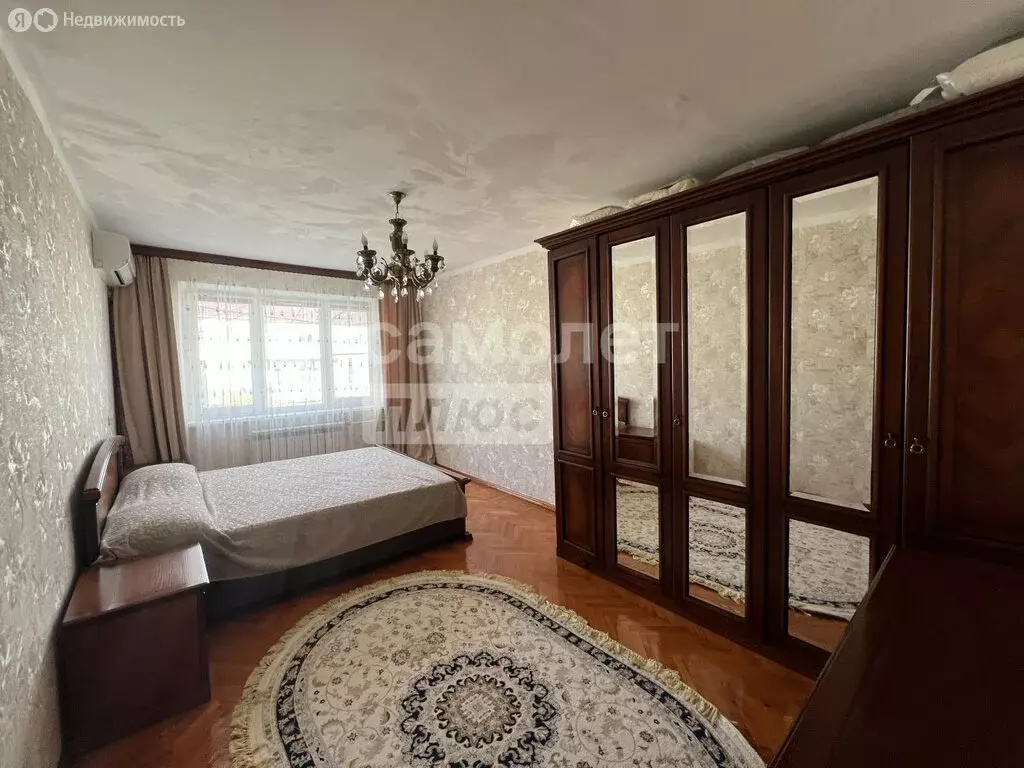 4-комнатная квартира: Каспийск, улица Байрамова, 12 (85.5 м) - Фото 1