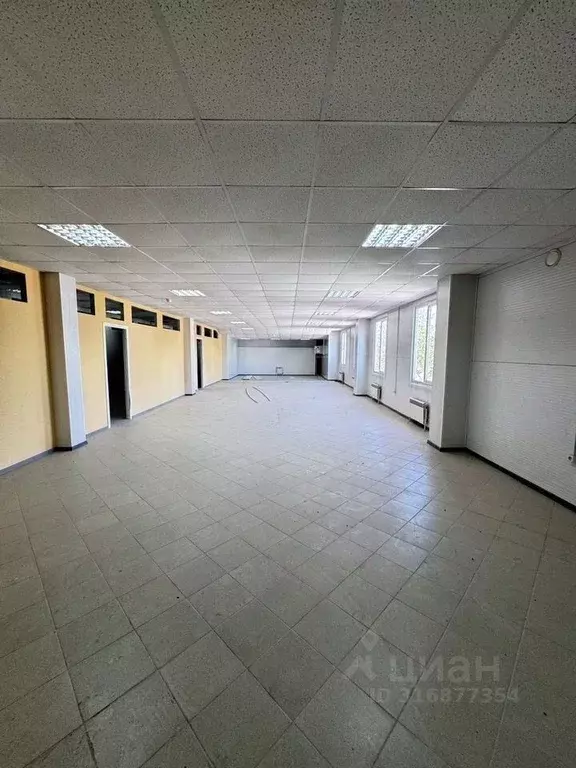 Помещение свободного назначения в Калужская область, Калуга ул. ... - Фото 0