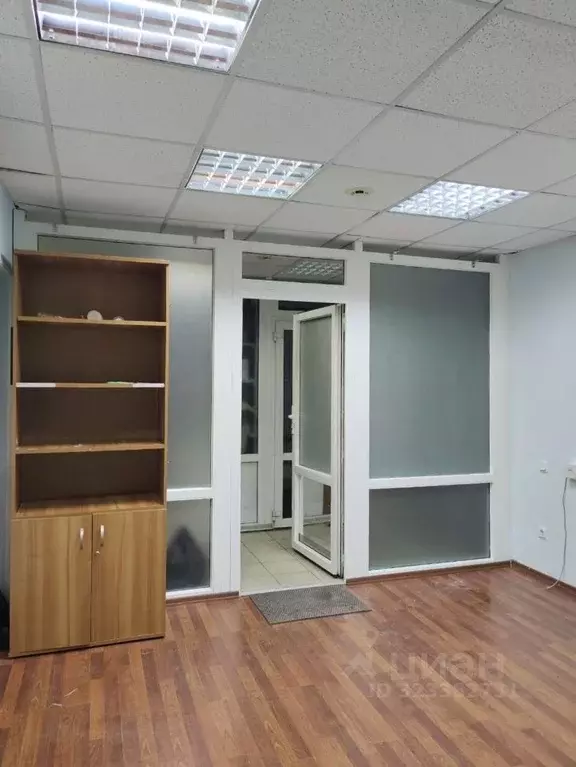 Помещение свободного назначения в Мурманская область, Мурманск просп. ... - Фото 2