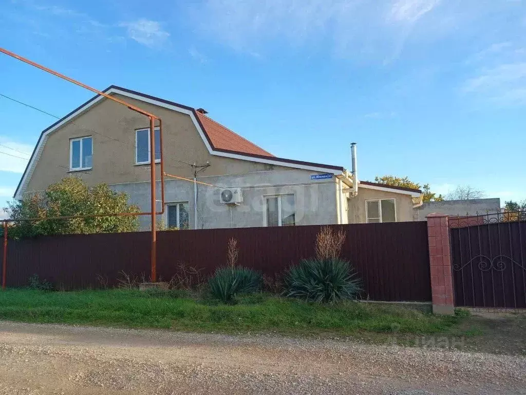 Дом в Крым, Ленинский район, с. Калиновка ул. Южная, 37 (139 м) - Фото 1