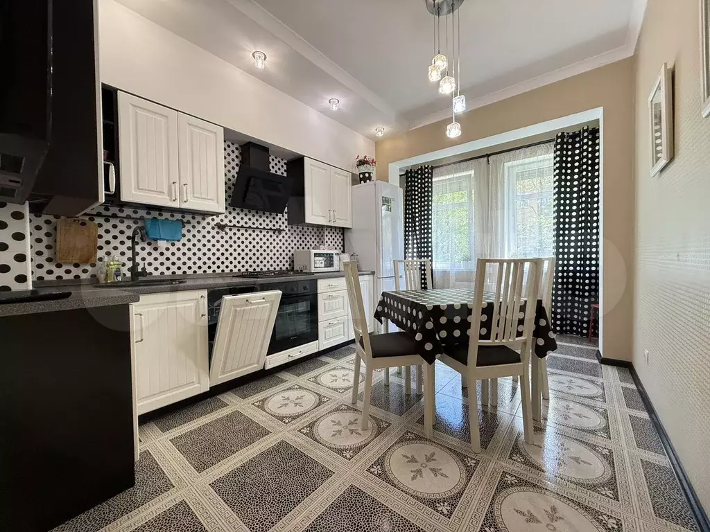 2-к. квартира, 80 м, 1/9 эт. - Фото 0