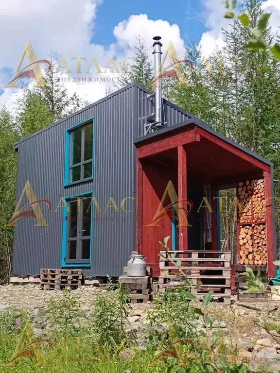 Дом в Саха (Якутия), Нерюнгри Беркакит пгт, ул. Первостроителей (30 м) - Фото 1
