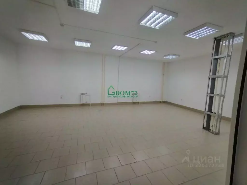 Помещение свободного назначения в Тюменская область, Тобольск ул. 8 ... - Фото 1