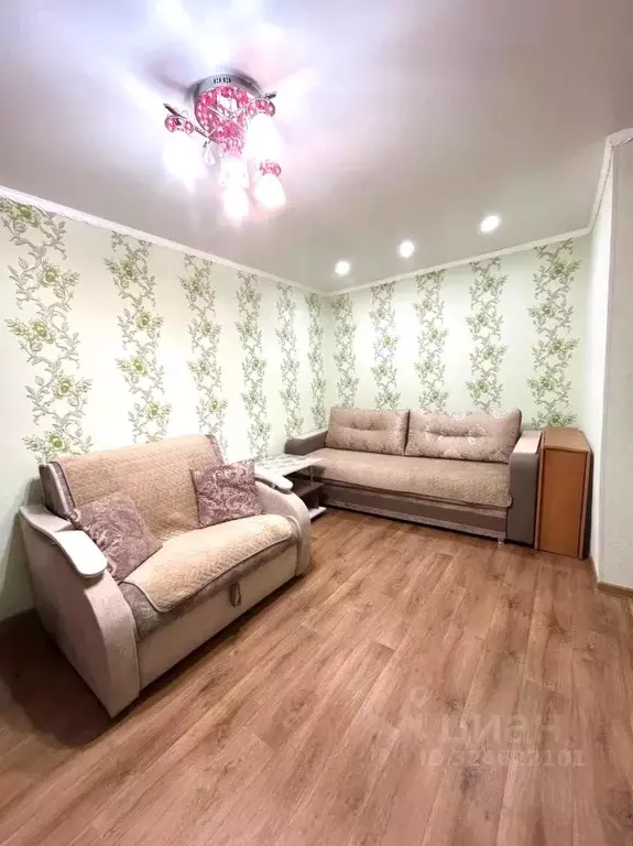 2-к кв. Алтайский край, Яровое ул. 40 лет Октября, 3 (40.2 м) - Фото 1