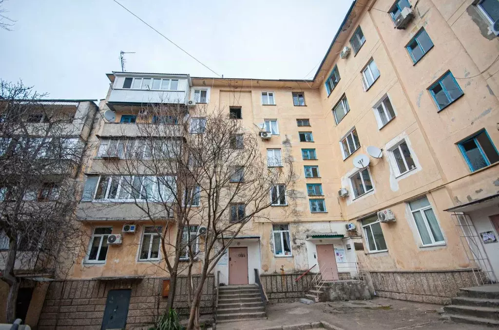 3-к кв. Севастополь просп. Генерала Острякова, 36 (59.6 м) - Фото 1