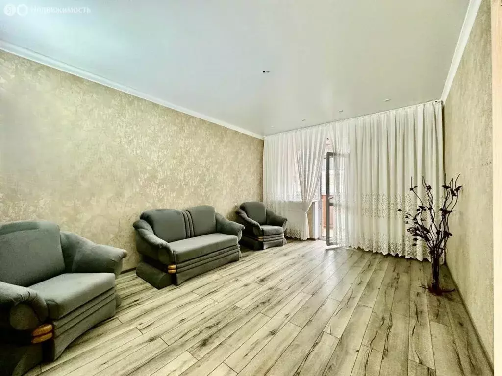 2-комнатная квартира: Курск, улица Карла Маркса, 72к15 (69 м) - Фото 1