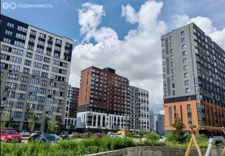 3-комнатная квартира: деревня Патрушева, улица Петра Ершова, 12 (74.5 ... - Фото 1