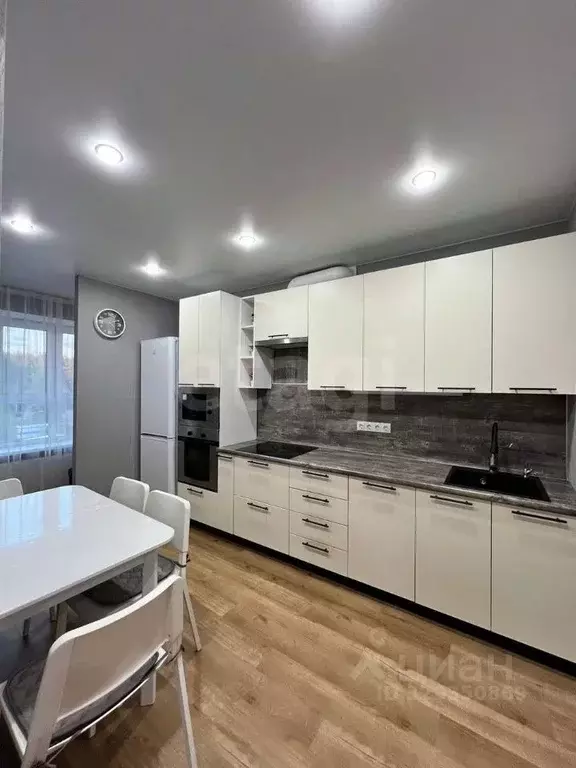 1-к кв. Татарстан, Казань ул. Азата Аббасова, 23А (34.0 м) - Фото 1