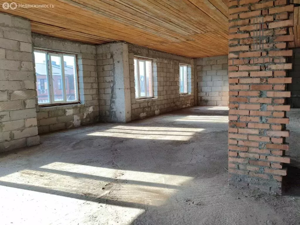 1-комнатная квартира: Грозный, улица А.А. Айдамирова, 135к2 (98 м) - Фото 1