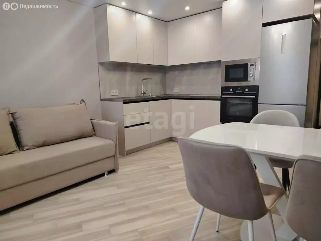 3-комнатная квартира: Саратов, проспект Энтузиастов, 2 (67.7 м) - Фото 1