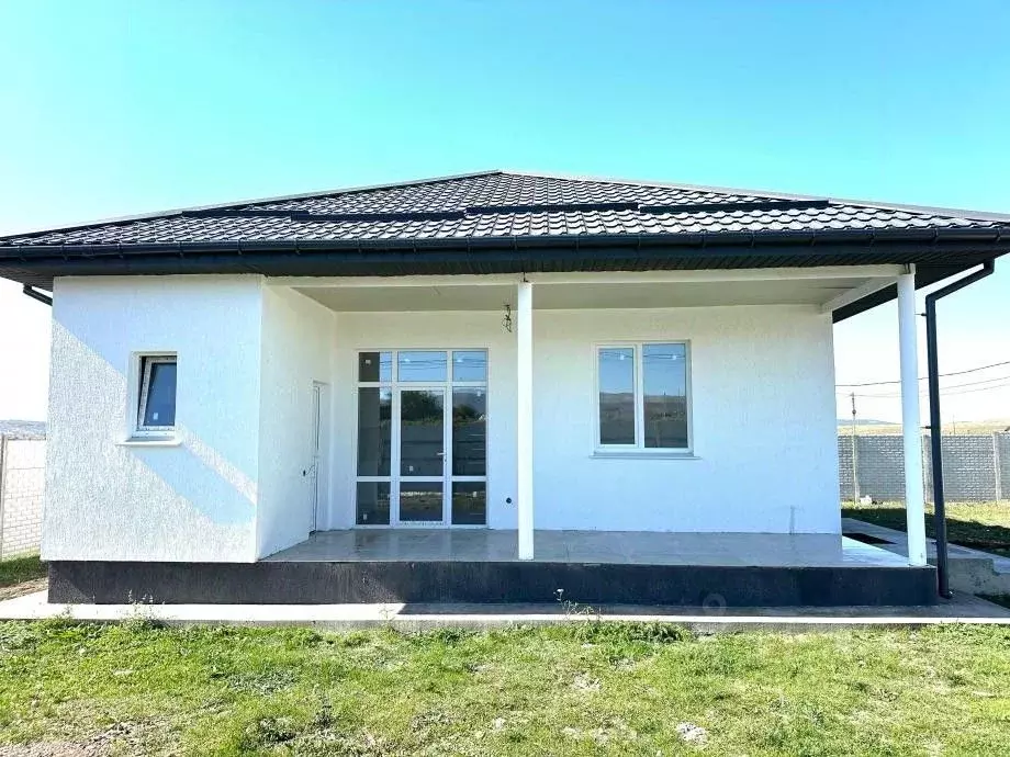 Дом в Крым, Симферопольский район, с. Доброе ул. Мерхамет, 28 (130 м) - Фото 0