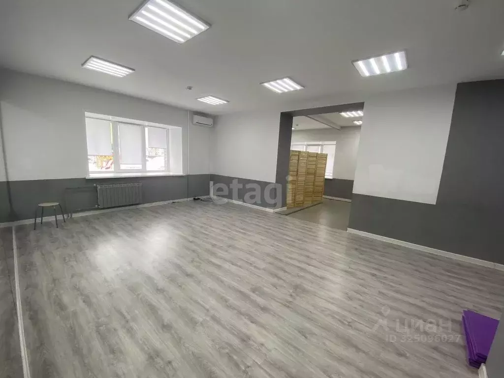 Помещение свободного назначения в Владимирская область, Ковров ул. ... - Фото 1