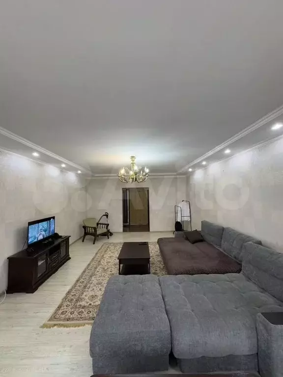2-к. квартира, 90 м, 4/10 эт. - Фото 1