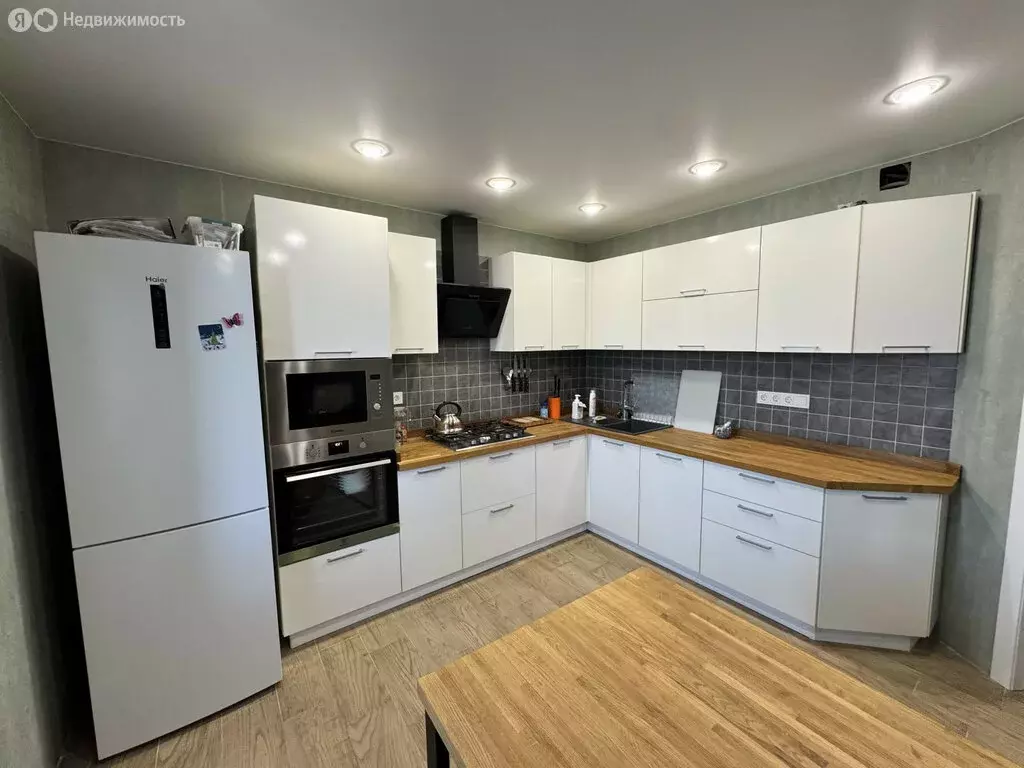 2-комнатная квартира: Бор, улица Луначарского, 208к1 (68.4 м) - Фото 1