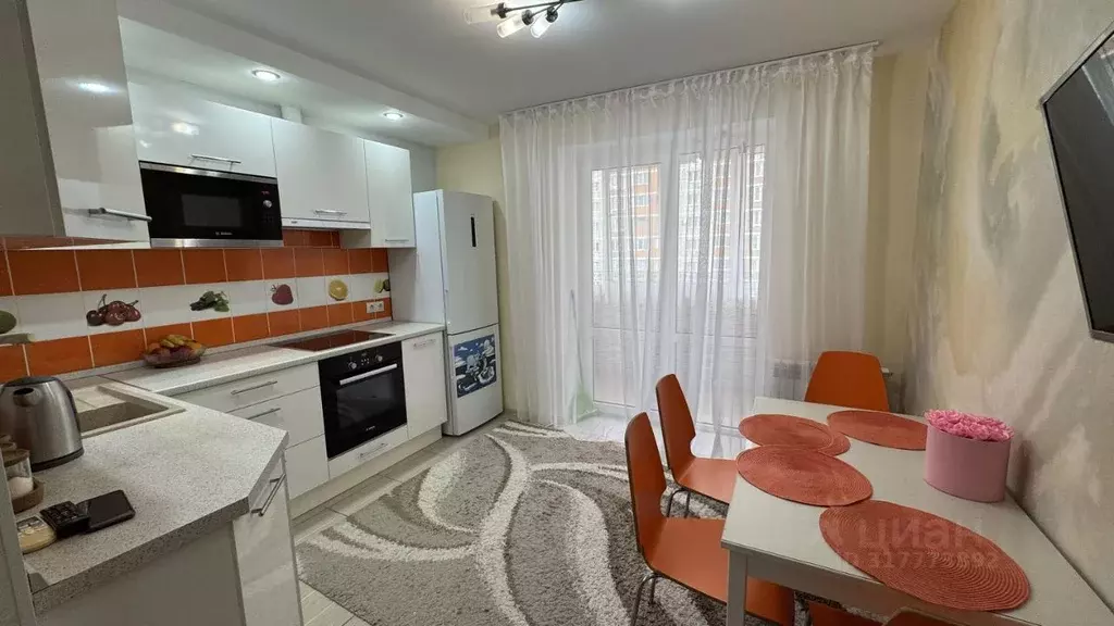 2-к кв. Брянская область, Брянск ул. Комарова, 55 (71.6 м) - Фото 1