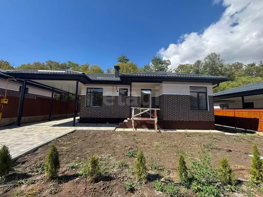 Дом в Крым, Симферопольский район, Добровское с/пос, с. Краснолесье  ... - Фото 1