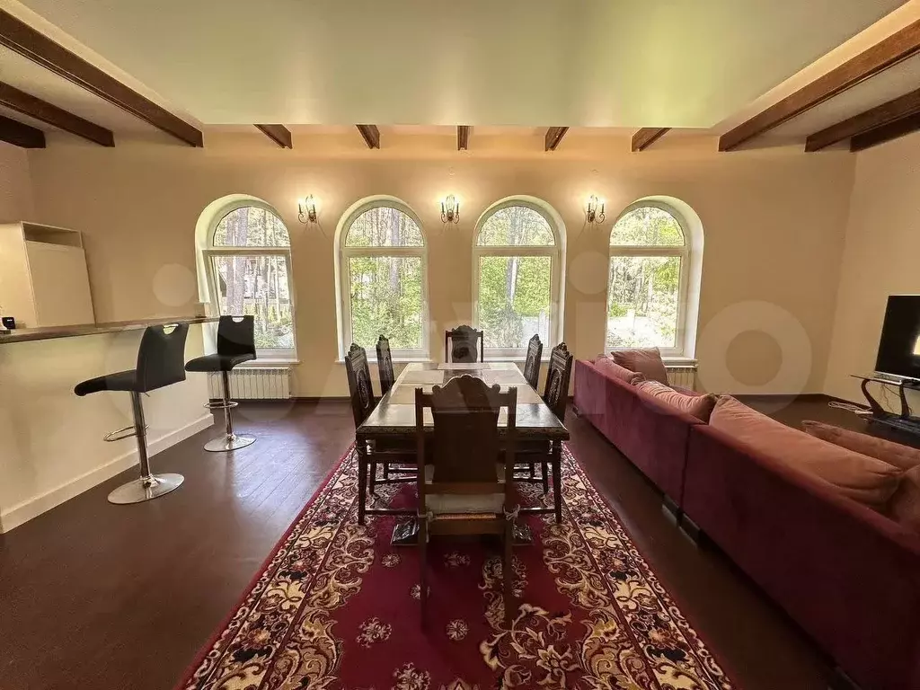 Дом 667,5 м на участке 10 сот. - Фото 1