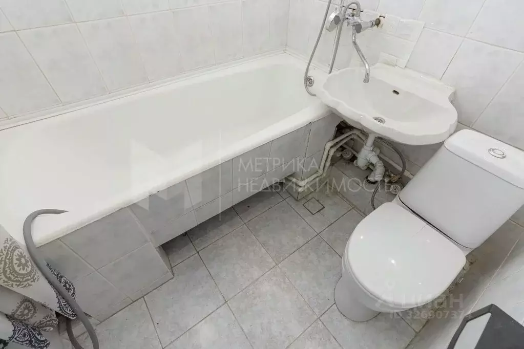 1-к кв. Тюменская область, Тюмень ул. Республики, 246 (35.0 м) - Фото 1