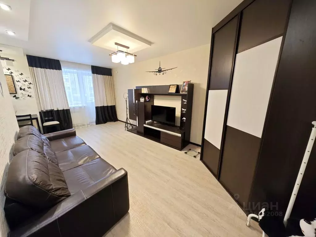 1-к кв. Свердловская область, Екатеринбург тракт Сибирский, 17 (33.0 ... - Фото 1