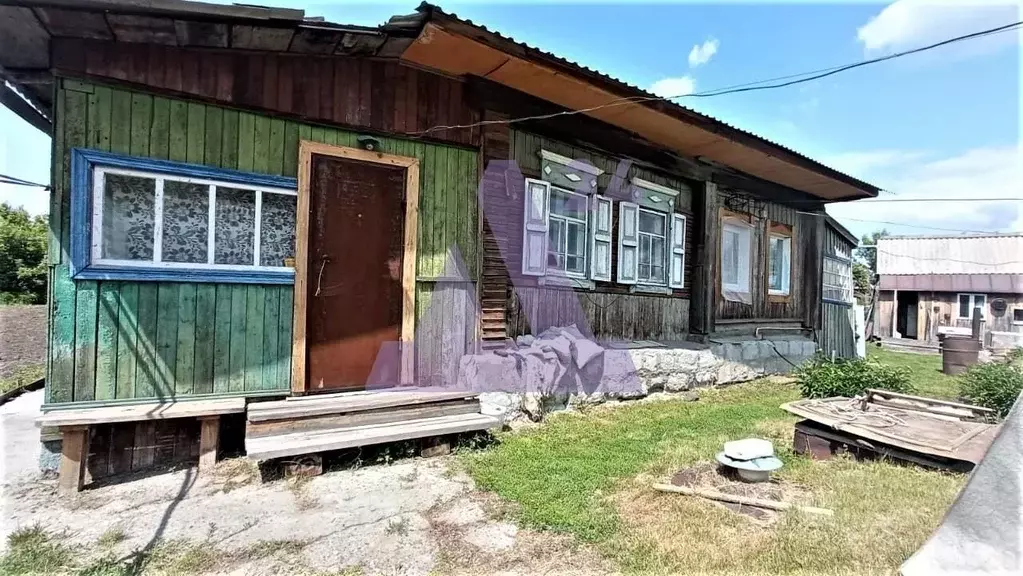 Дом в Алтайский край, Первомайский район, с. Бобровка Комсомольский ... - Фото 0