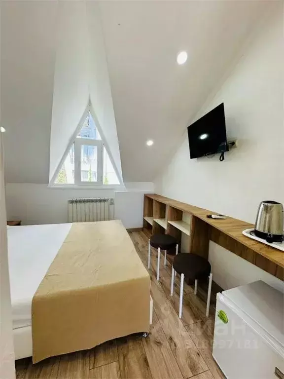 Комната Краснодарский край, Сочи Адлер жилрайон, ул. Бестужева, 16 - Фото 1