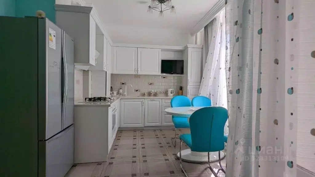 1-к кв. Краснодарский край, Геленджик ул. Шмидта, 6 (50.0 м) - Фото 1