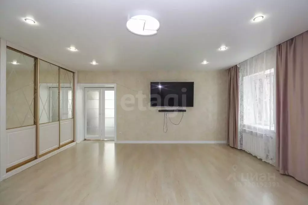 Дом в Омская область, Омск ул. Суворова, 28 (242 м) - Фото 0