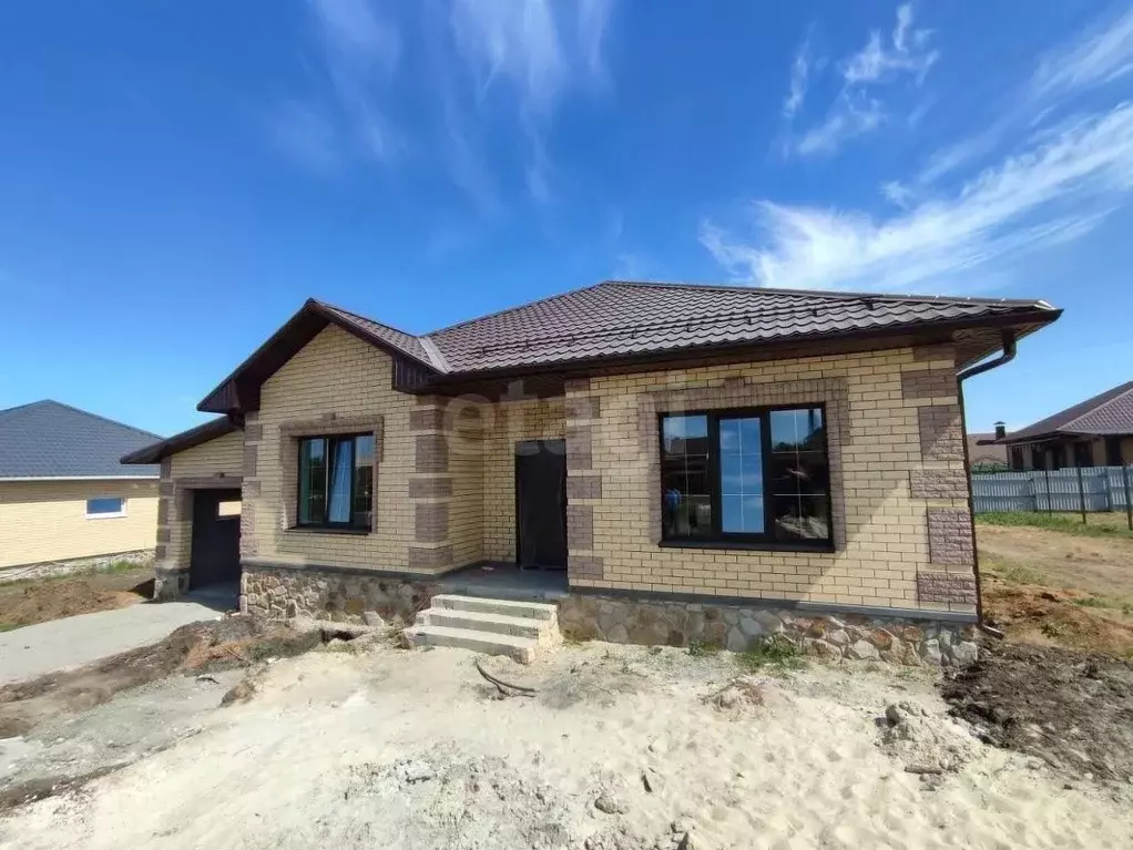 Дом в Белгородская область, Белгородский район, Дубовское с/пос, с. ... - Фото 1