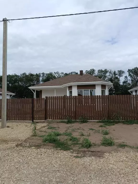 Дом в Краснодарский край, Темрюк ул. Калинина (108 м) - Фото 1