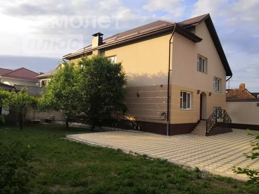 Дом в Кабардино-Балкария, Нальчик ул. Чкалова (350 м) - Фото 0