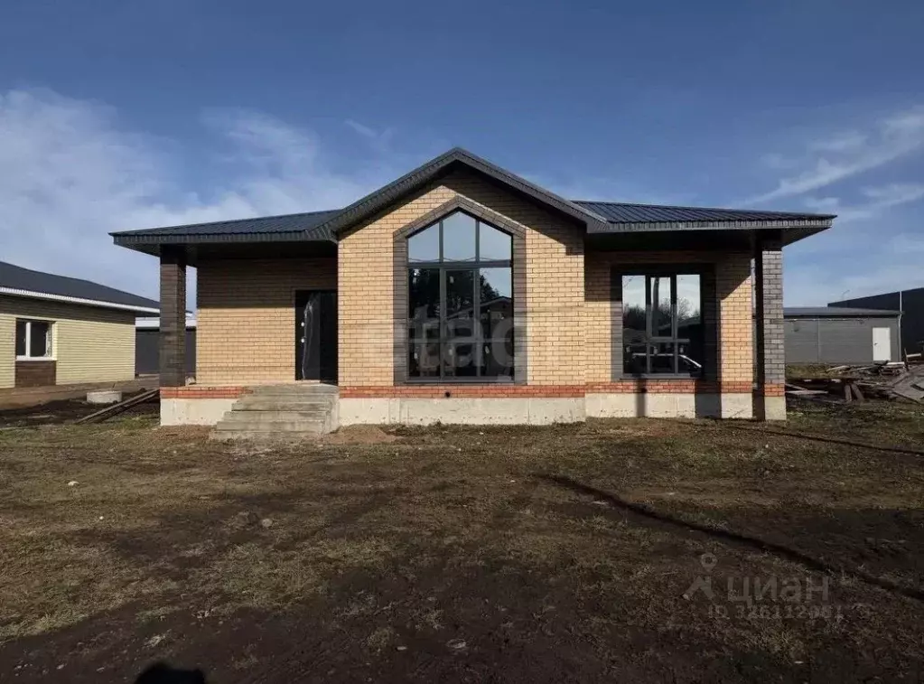 Дом в Башкортостан, Иглинский район, с. Акбердино ул. Валентины ... - Фото 0